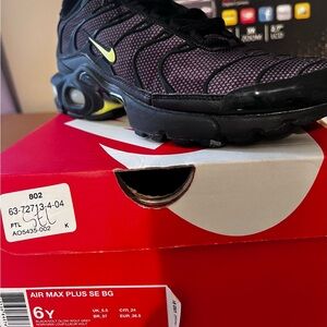 Nike Air Max Plus SE BG Black with Yellow Accents